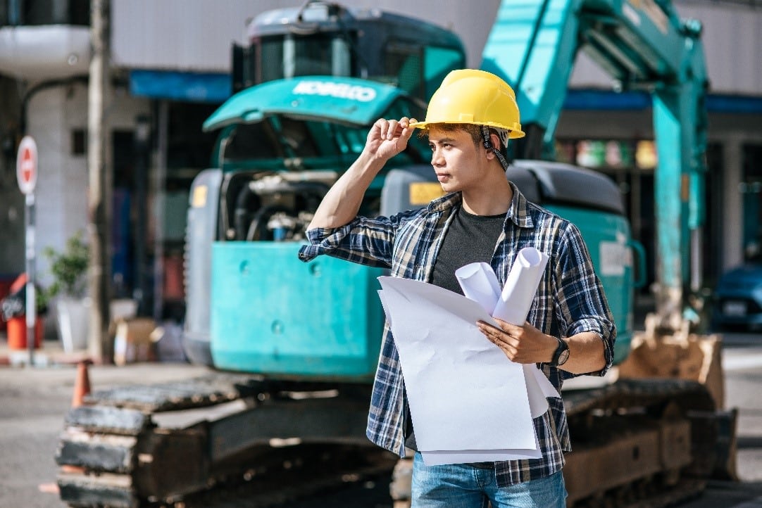 How to Operate a Crane Powering Up and Powering Down